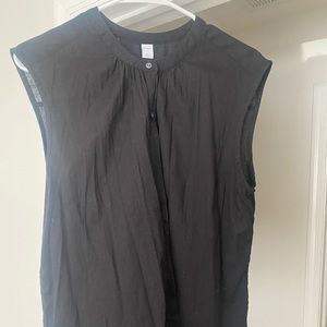Black button up tank